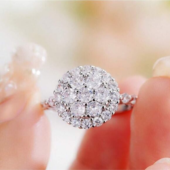 Sparkling 925 Silver Plated Infinity Ring with Micro Paved Round Zirconia Size 7 - Picture 4 of 9